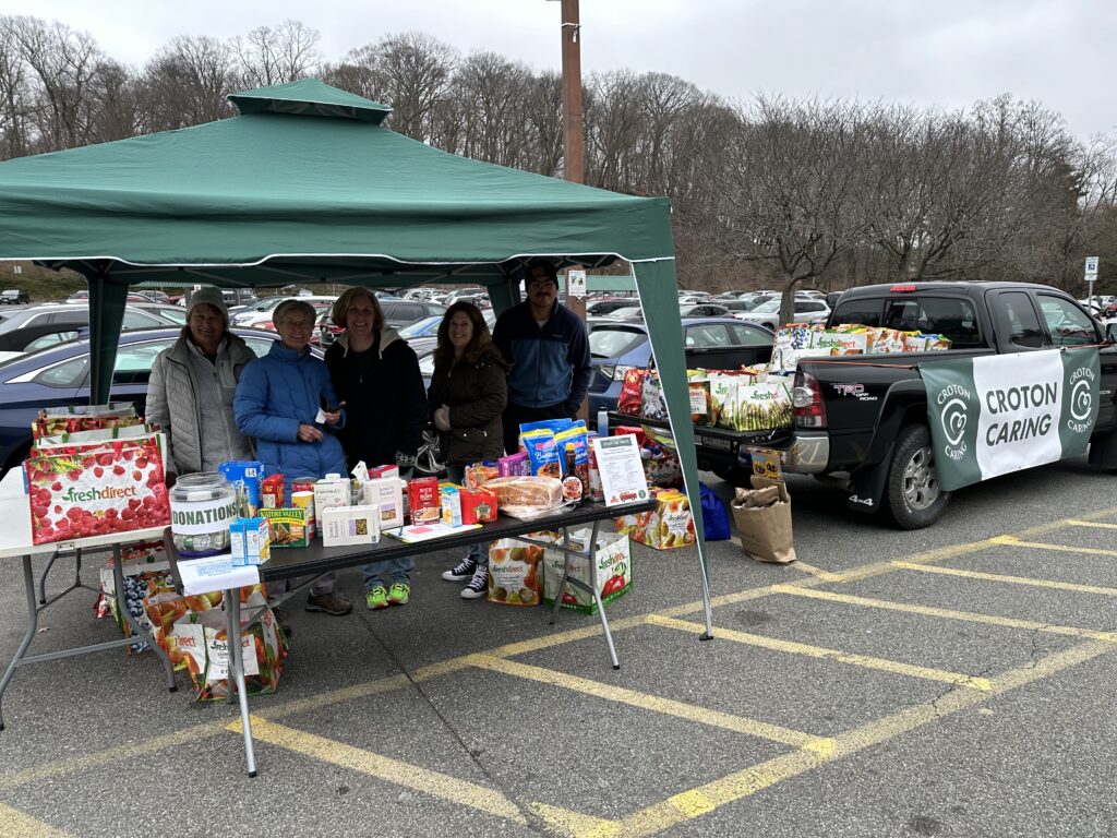 On March 9 th , the rain did not deter the community’s support of Croton Caring’s Stuff the Truck
food-raising event at the ShopRite. Croton Caring volunteers greeted shoppers by handing out
flyers and asking that they consider purchasing items of need. The donations collected went a
long way to stocking Croton Caring’s food pantry at Our Saviour Lutheran Church in advance of
the recent food basket delivery.